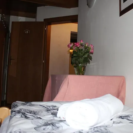 Alt Kirchheim Ξενοδοχείο *